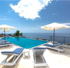 2 Bedroom Apartment with 2 Shared Pools, sleeps 4